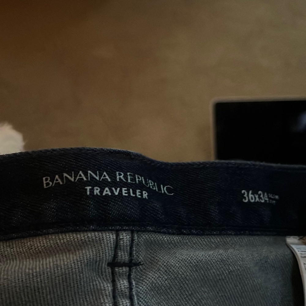 Banana Republic Traveler slim fit dark navy jeans never worn 36x34